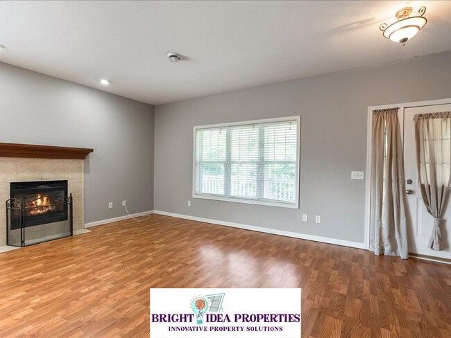 Building Photo - 5948 Oakgreen Ave N