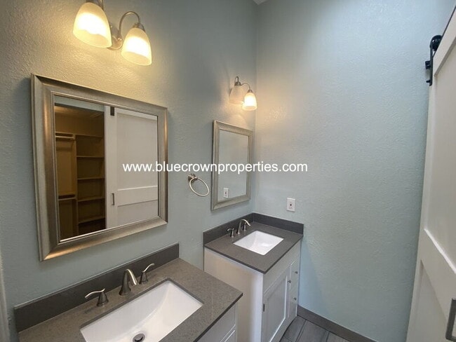 Building Photo - 2702 Stonecreek Pl