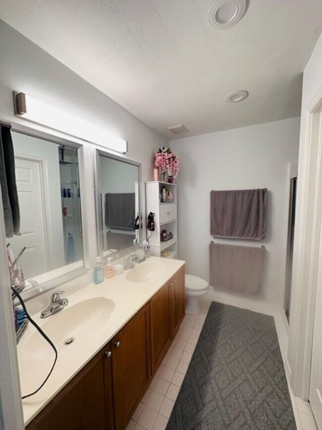 Building Photo - 28230 Pine Haven Way