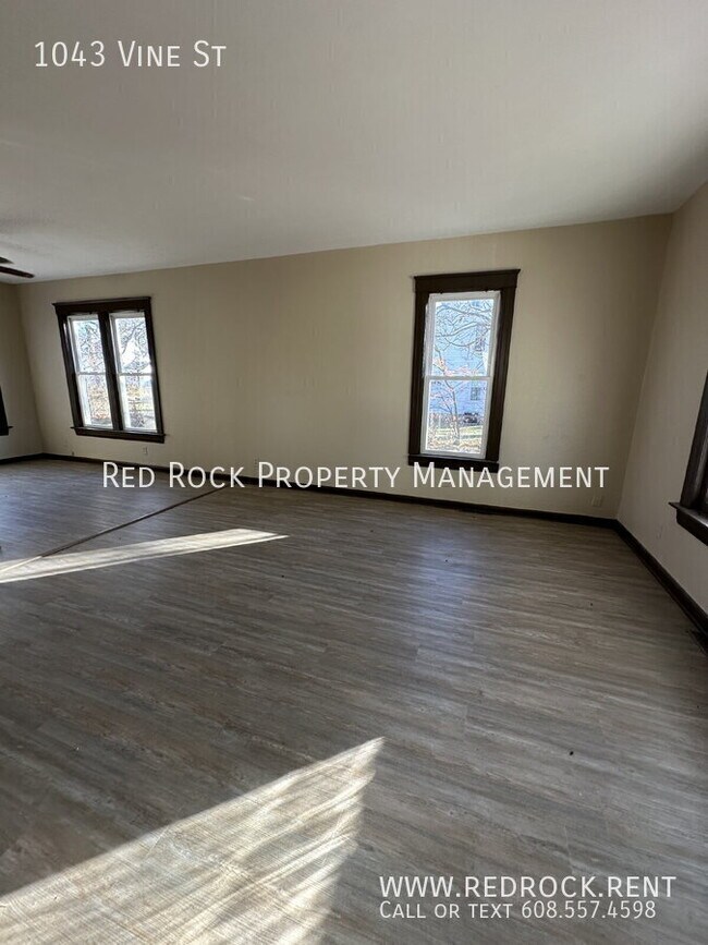 Building Photo - 1043 Vine St