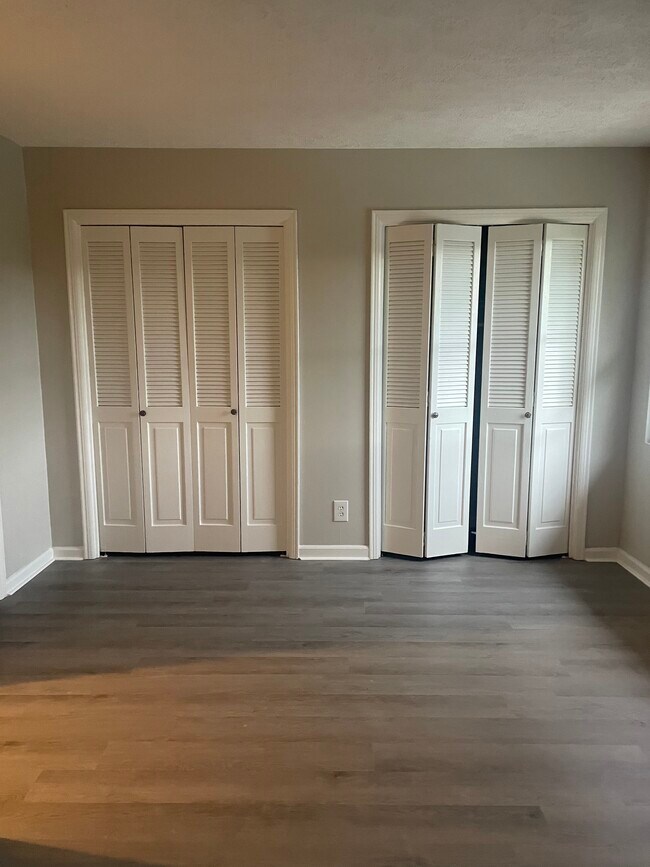 Building Photo - 221 Fountain Dr