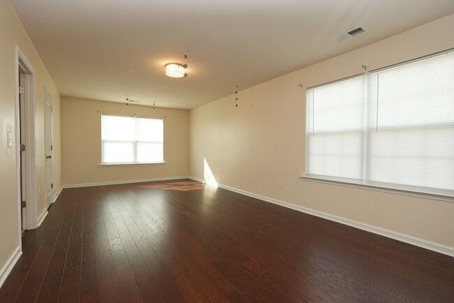 Building Photo - Modern Comfort Meets Space – 4BR/3.5BA Hom...