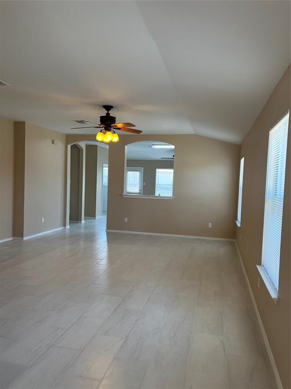 Building Photo - 309 Decker Dr