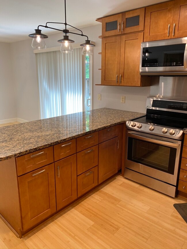Building Photo - 6905 Highland Park Dr