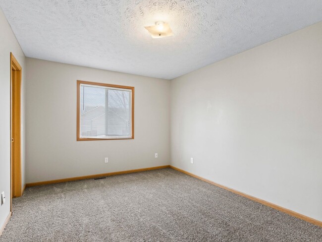 Building Photo - 6901 N Steamboat Dr
