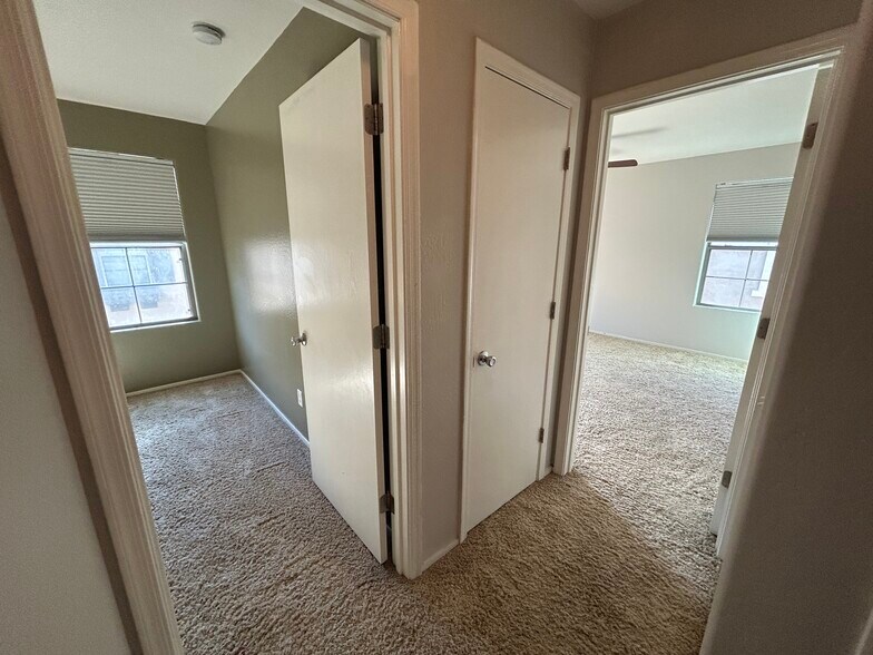 Building Photo - 8111 W Lynwood St