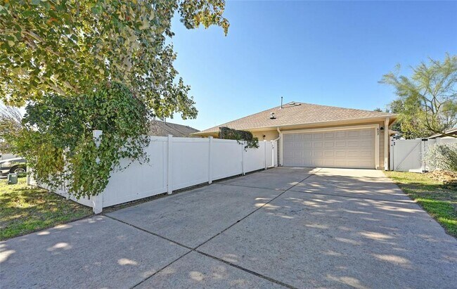 Building Photo - 932 Great Sand Dunes Ave