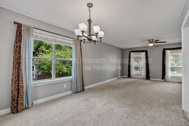 Building Photo - 33 Pershing Lake Dr