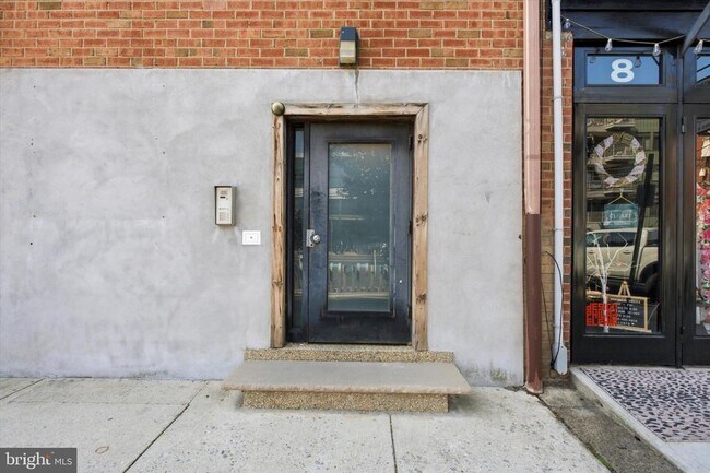 Building Photo - 800 N 2nd St
