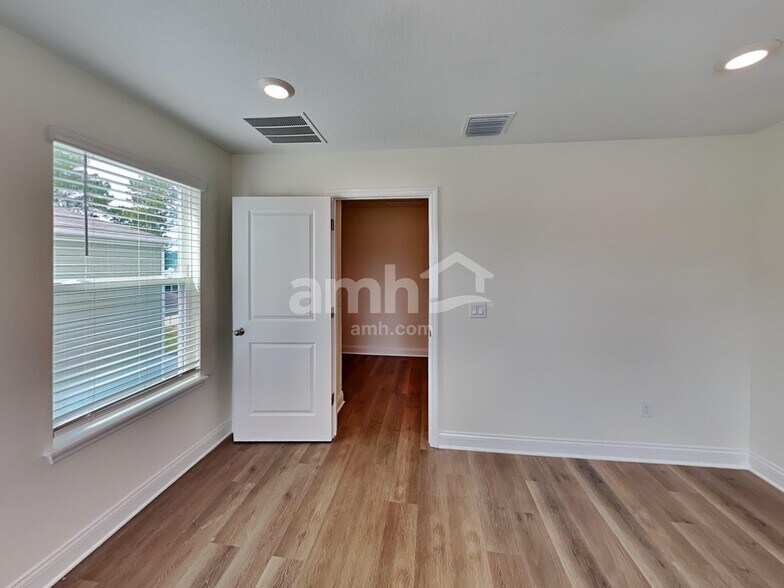 Building Photo - 2656 Sunrise Lndg Lp