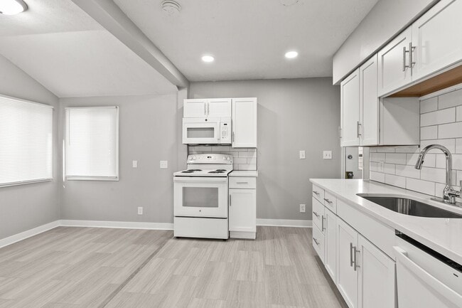 Building Photo - 3920 Vinton St