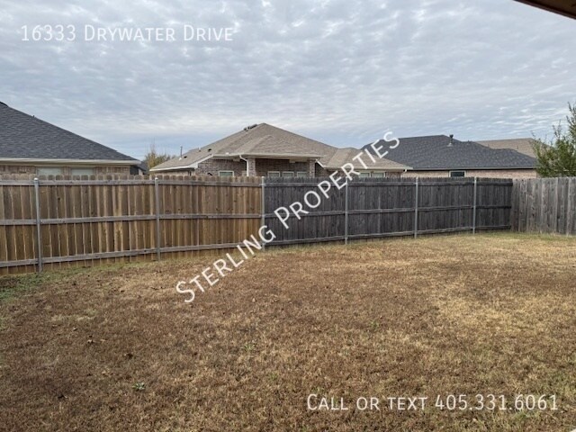 Building Photo - 16333 Drywater Dr