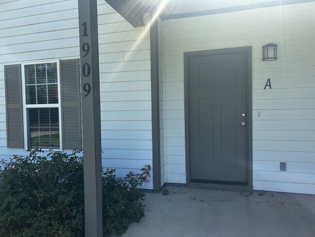 Building Photo - Beautiful duplex in Valdosta, Ga!