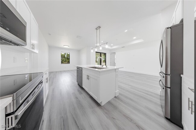 Building Photo - 714 Anaconda Ave S