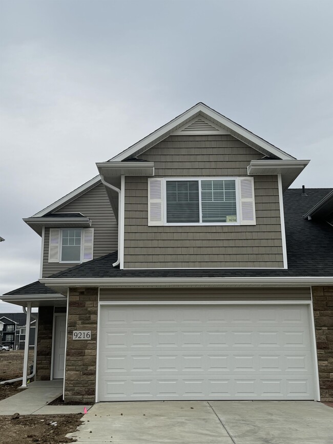 Building Photo - 9216 Peregrine Rd