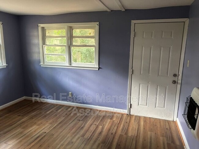 Building Photo - 1102 Meriwether St