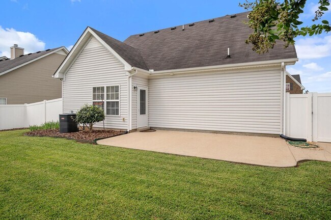 Building Photo - Coming Soon, Beautiful Murfreesboro home in Blackman School District!