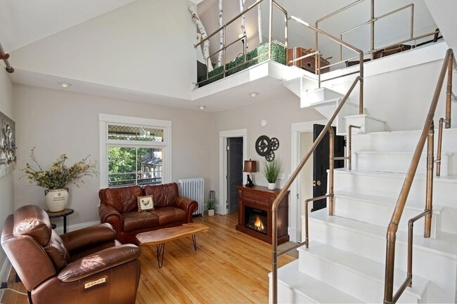 Building Photo - 2713 Garfield Ave