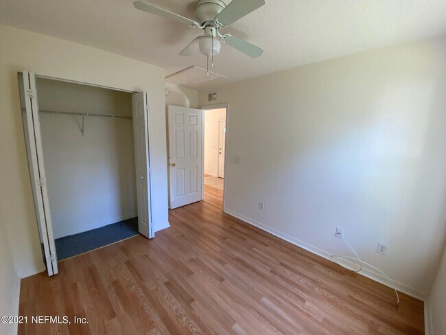 Building Photo - 908 Helen St