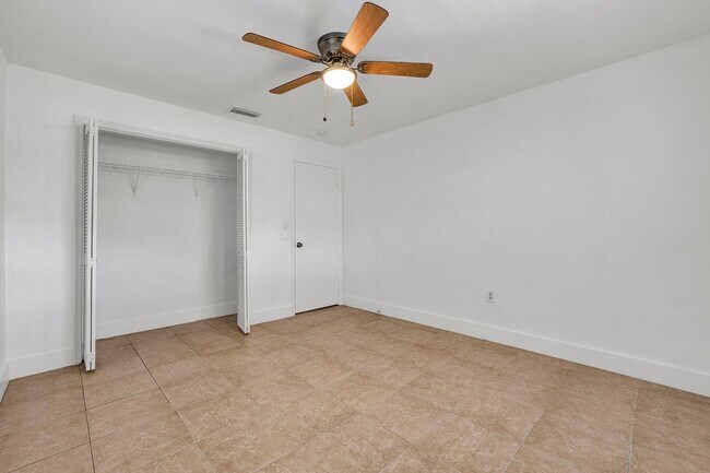 Building Photo - Sunrise Gem: Updated 2-Bed, 2-Bath with Garage Parking