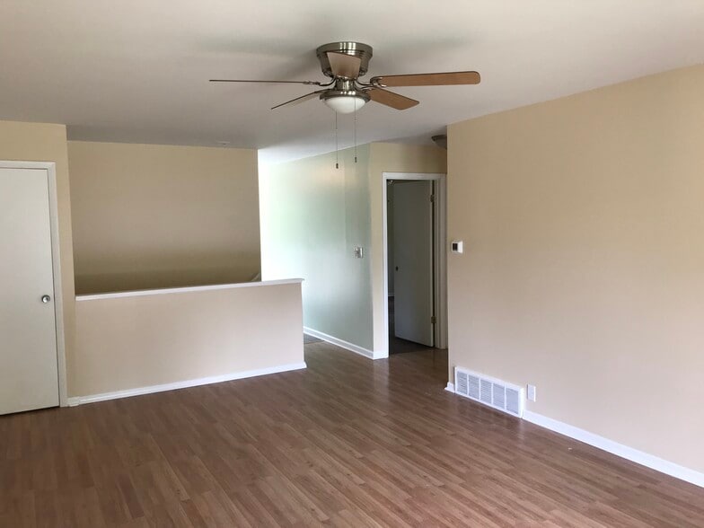 Building Photo - 18288 Swiss Dr