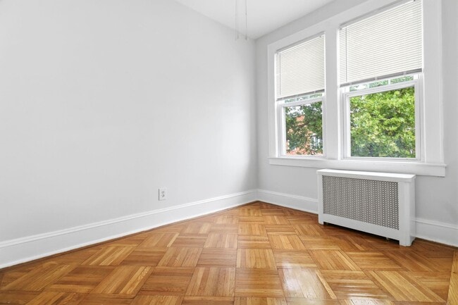 Building Photo - 211 McAdoo Ave