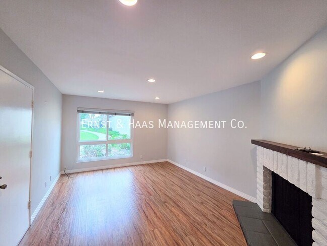 Building Photo - 3701 Country Club Dr