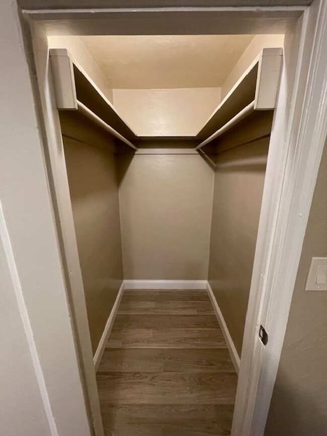 Building Photo - COMING SOON! Charming Single-Level Studio ...