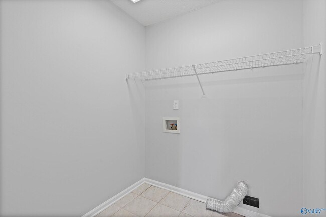 Building Photo - 469 SW Sussex Dr