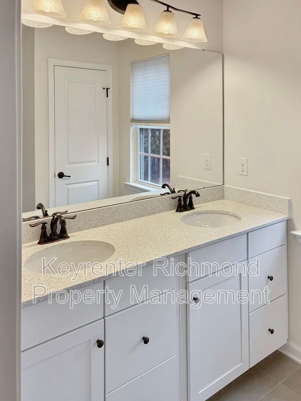 Building Photo - 8916 Ringview Dr
