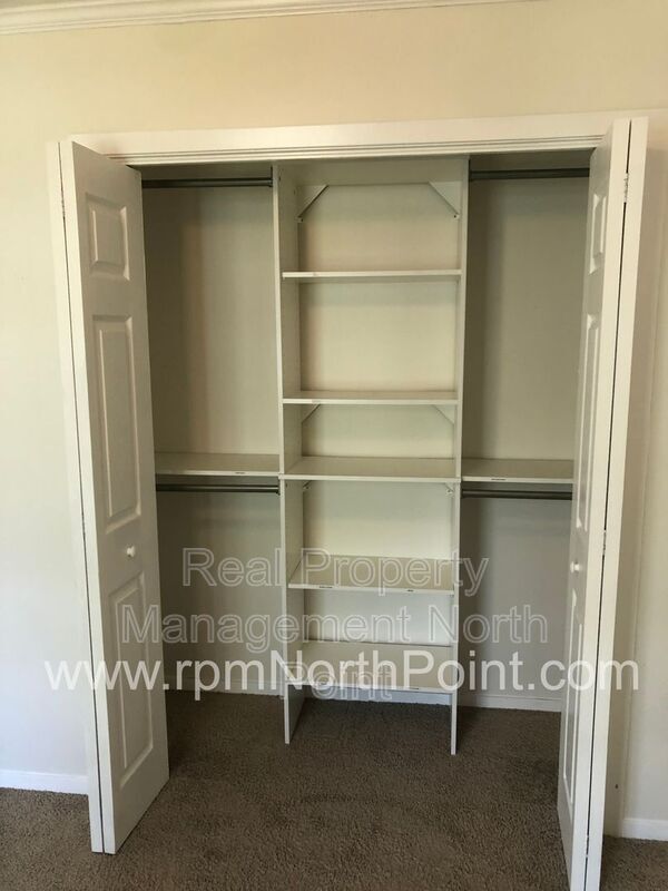 Building Photo - 676 Anderson Walk