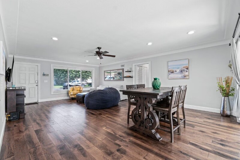 Building Photo - 306 SW 11th Ave