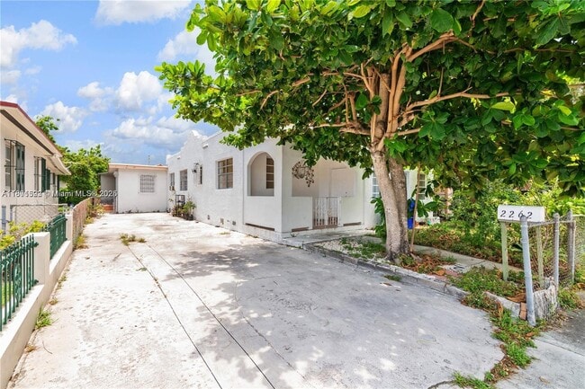 Primary Photo - 2262 NW 5th St