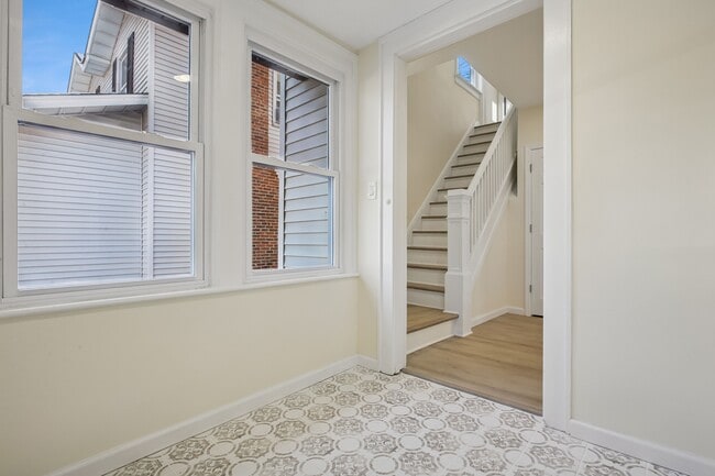 Building Photo - 4 Lincoln Pl