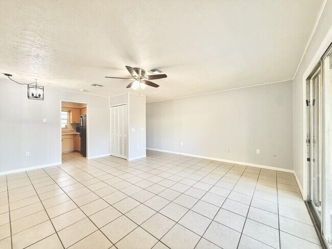 Building Photo - 1339 Eagleview Dr