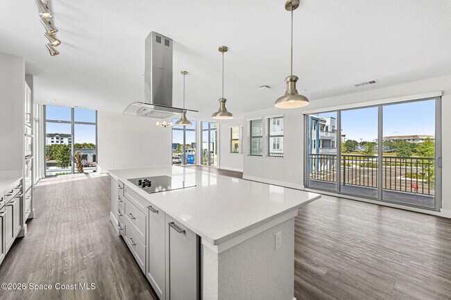 Building Photo - 8663 Ivanhoe Dr