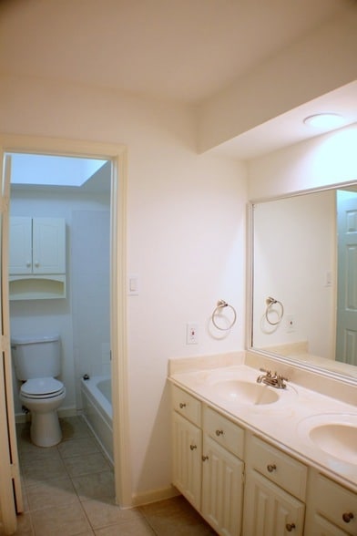 Building Photo - 5100 Allendale Rd