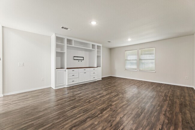 Building Photo - 5710 Pampus Prairie Rd