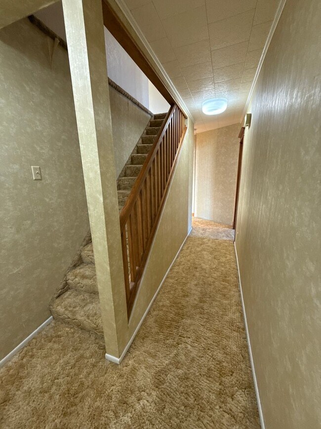 Building Photo - BM- 406