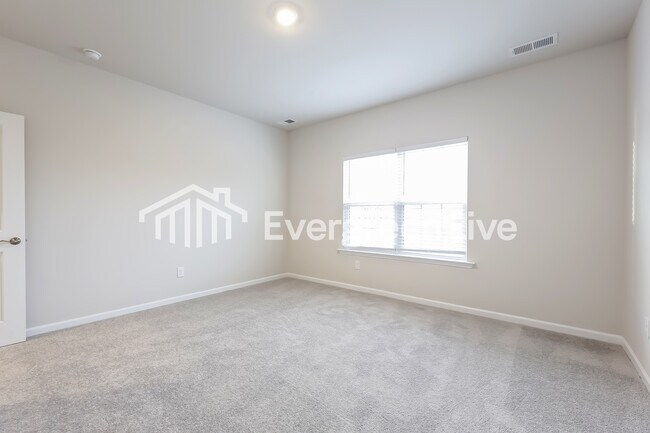 Building Photo - now