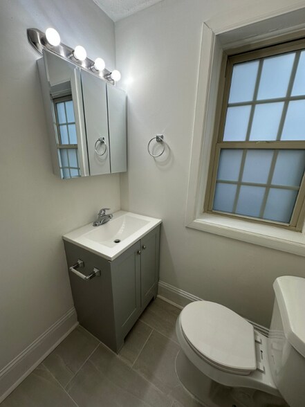 Building Photo - 172 S Portage Path