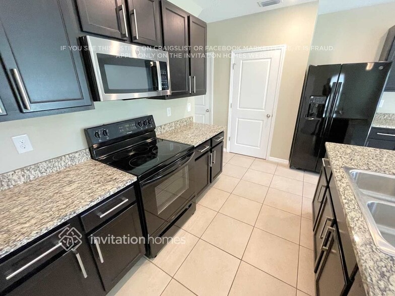 Building Photo - 16914 Secret Meadow Dr