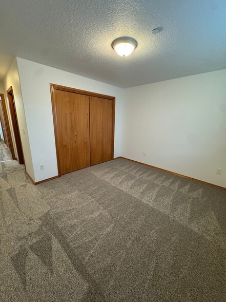 Building Photo - 400 E Washington St