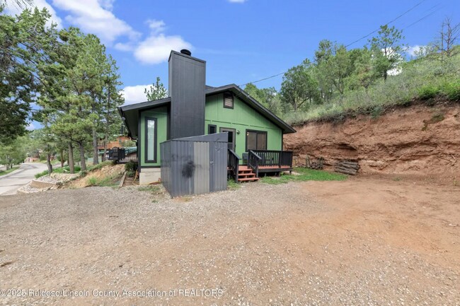 Building Photo - 119 Chaparral Dr