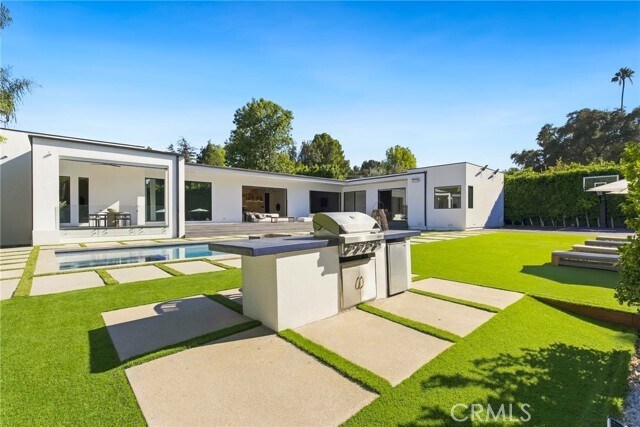 Building Photo - 20141 Wells Dr