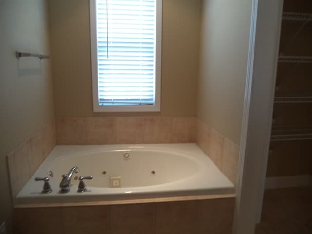 Building Photo - 2115 Country Brook Ln