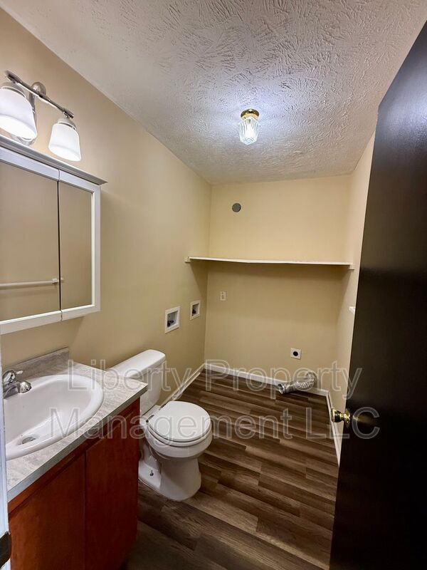 Building Photo - 5752 Aftonshire Dr
