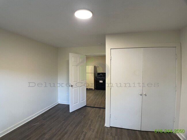 Building Photo - Spacious 4 Bedroom- Whole Home! Available ...