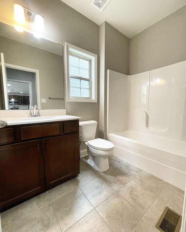 Building Photo - Gorgeous Newer Construction Home!