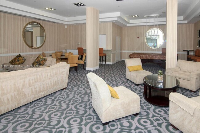 Building Photo - 6917 Collins Ave